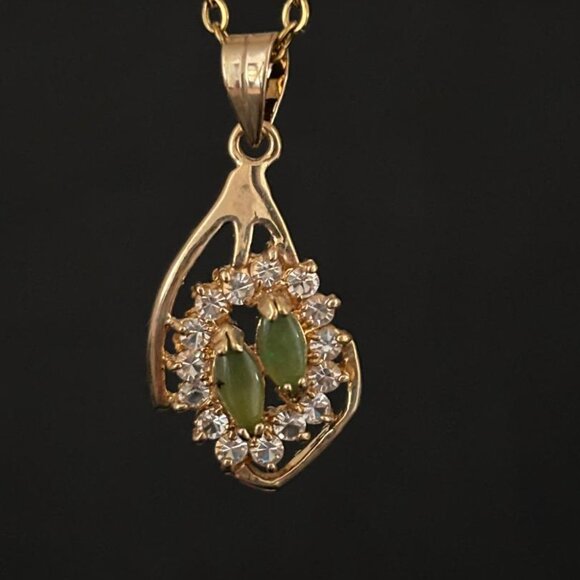 Vintage Jade Pendant Necklace, Dolphin Ore 18K Gold Electroplate - Picture 10 of 10